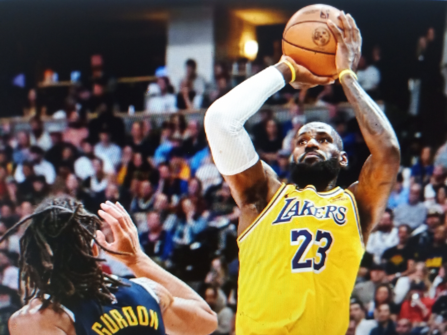 华体会官网-湖人大胜马刺，门罗+，詹皇全场贡献分